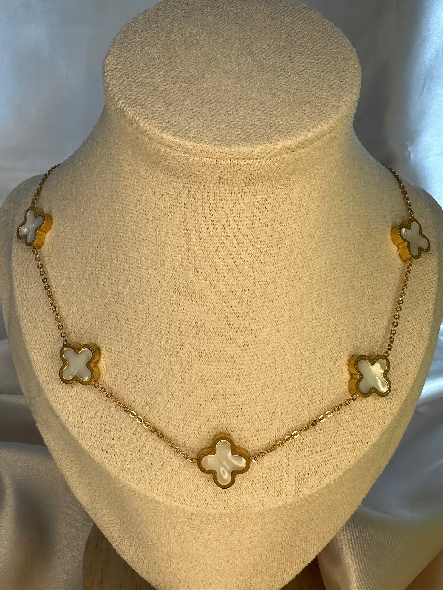 Cassia Four Leaf Clover Necklace Pearl