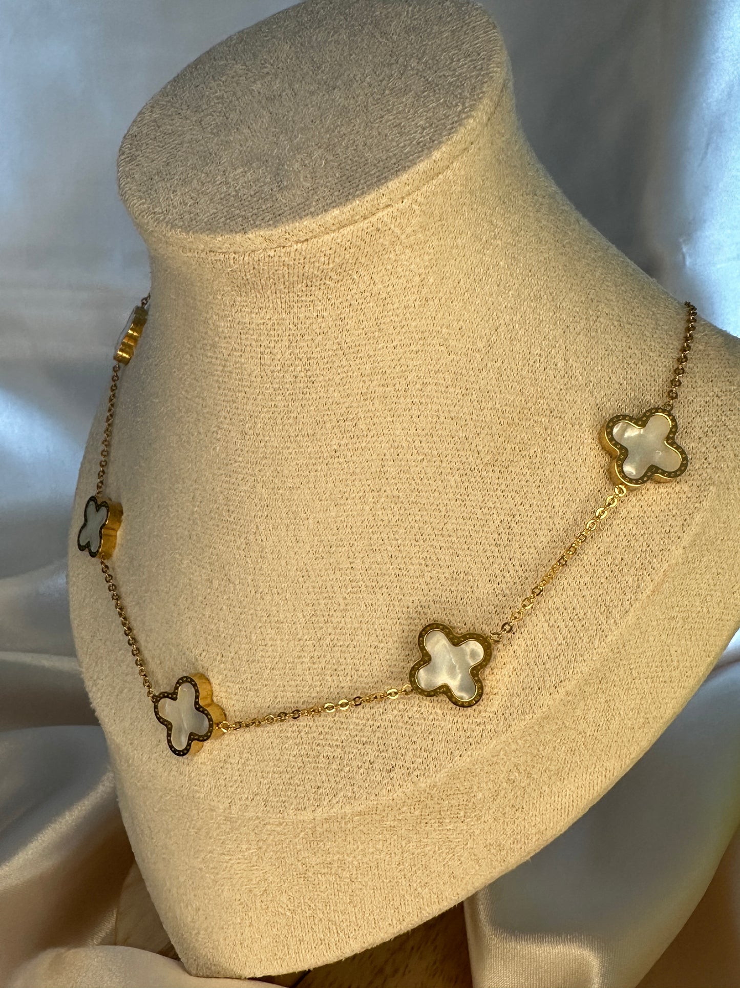 Cassia Four Leaf Clover Necklace Pearl