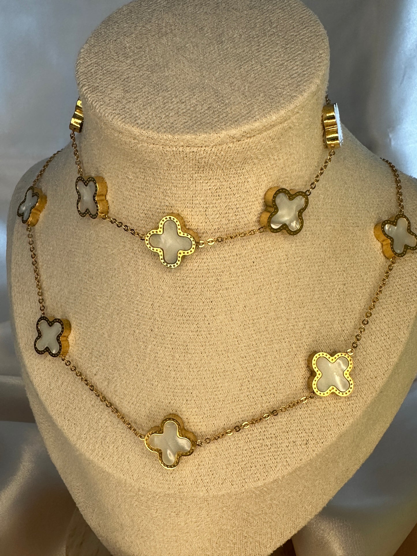 Cassia Four Leaf Clover Necklace Pearl
