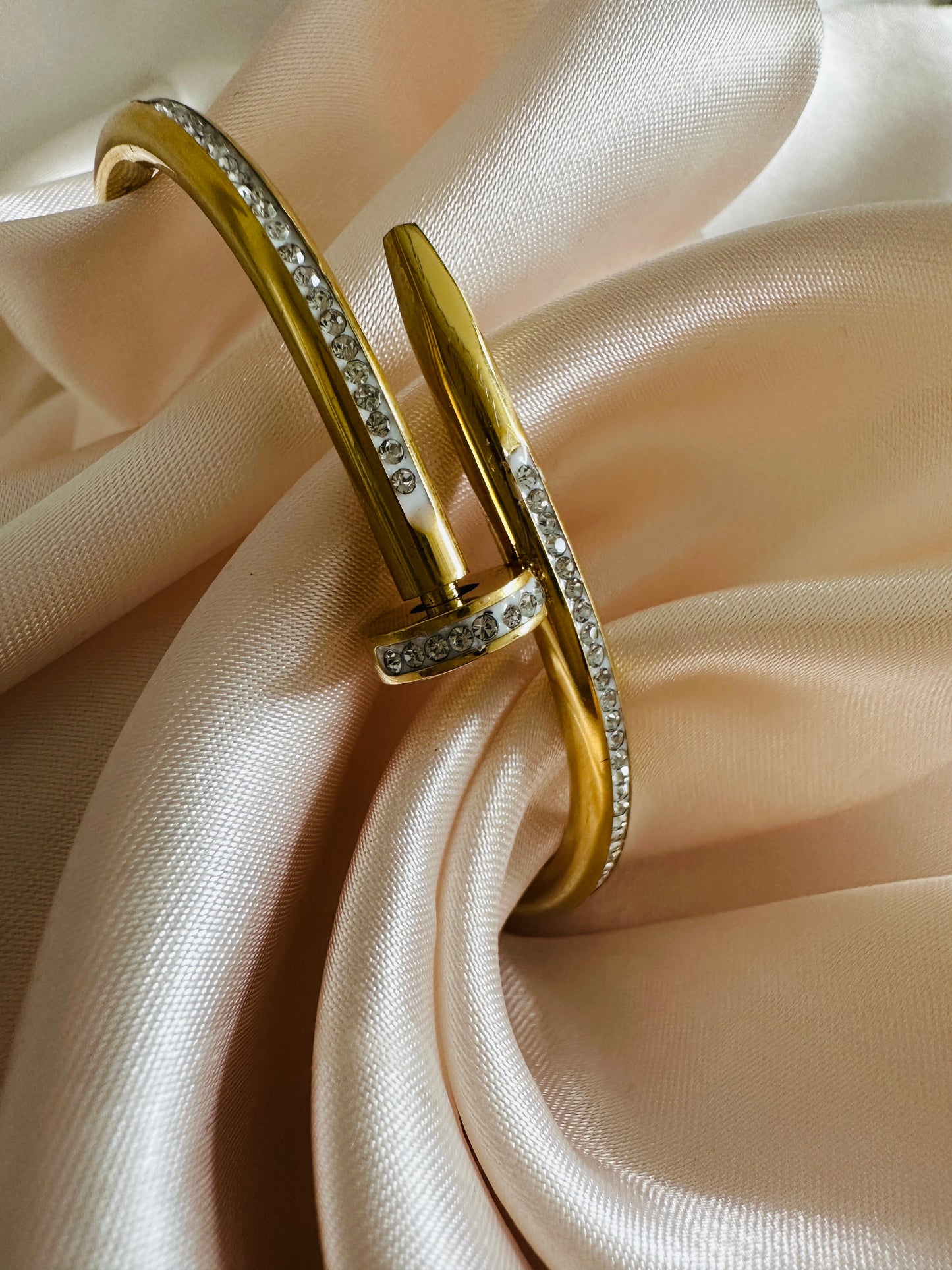 Alden 18K Gold Bangle