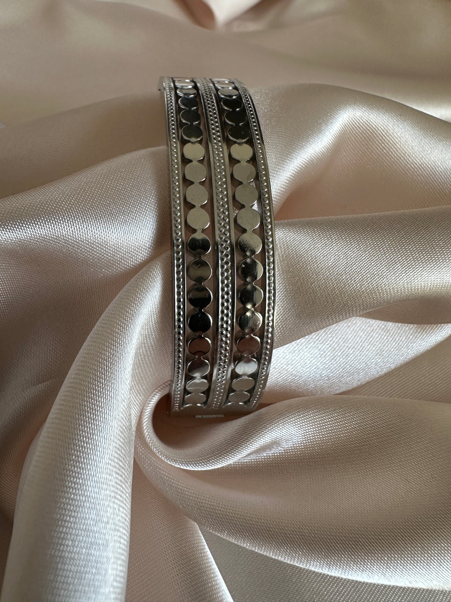 Arwen Stainless Steel Silver Bangle