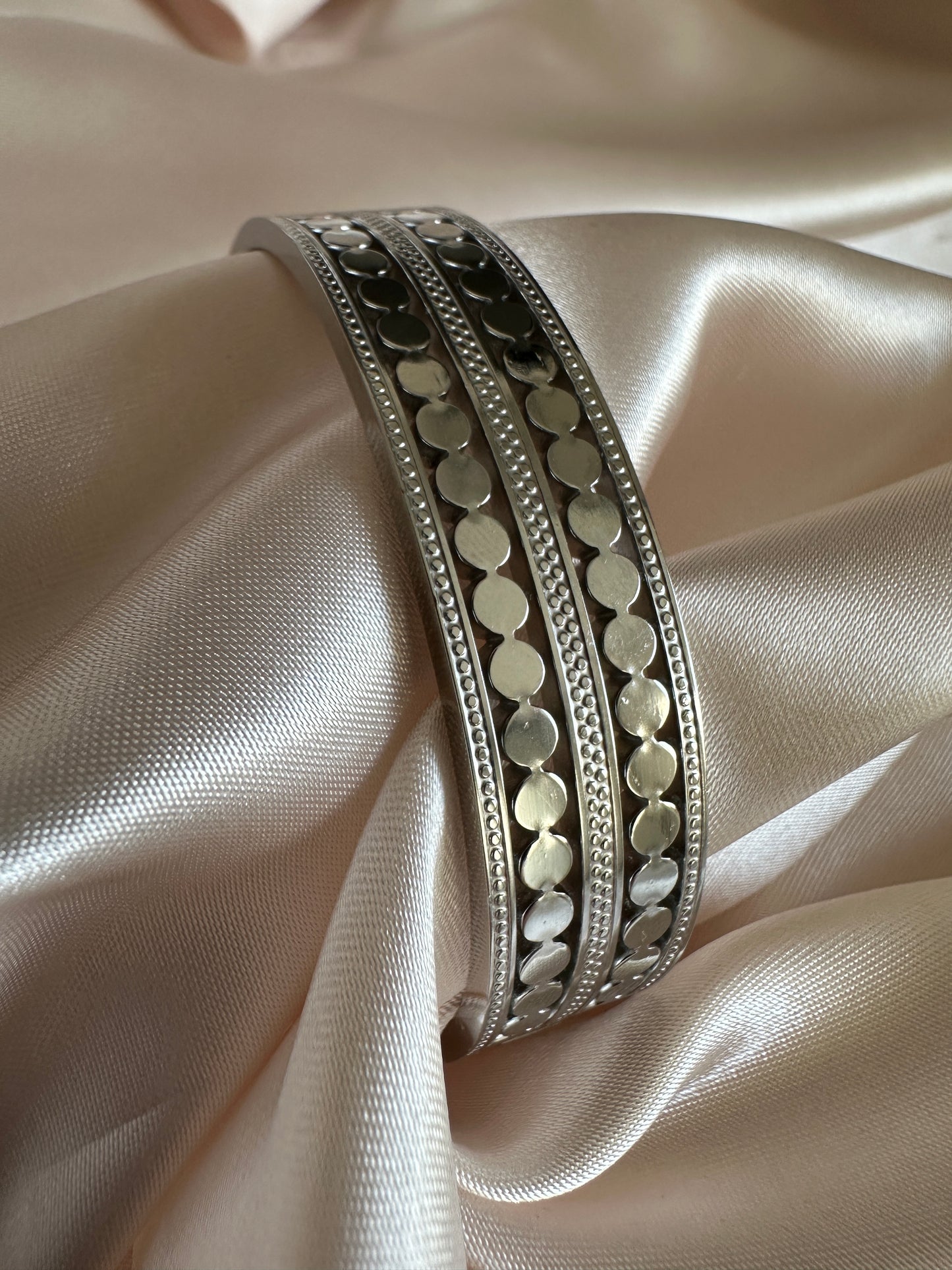 Arwen Stainless Steel Silver Bangle
