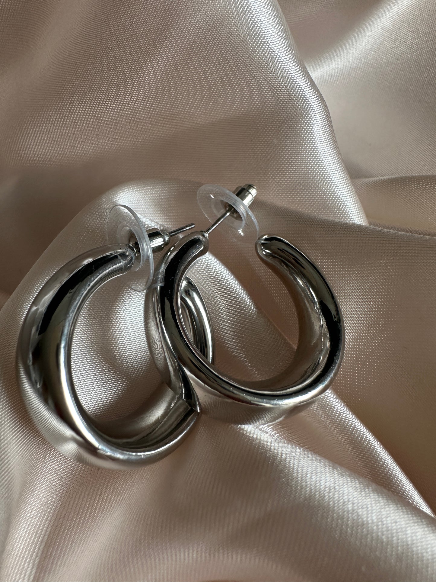 Lilou thick Hoop Earrings