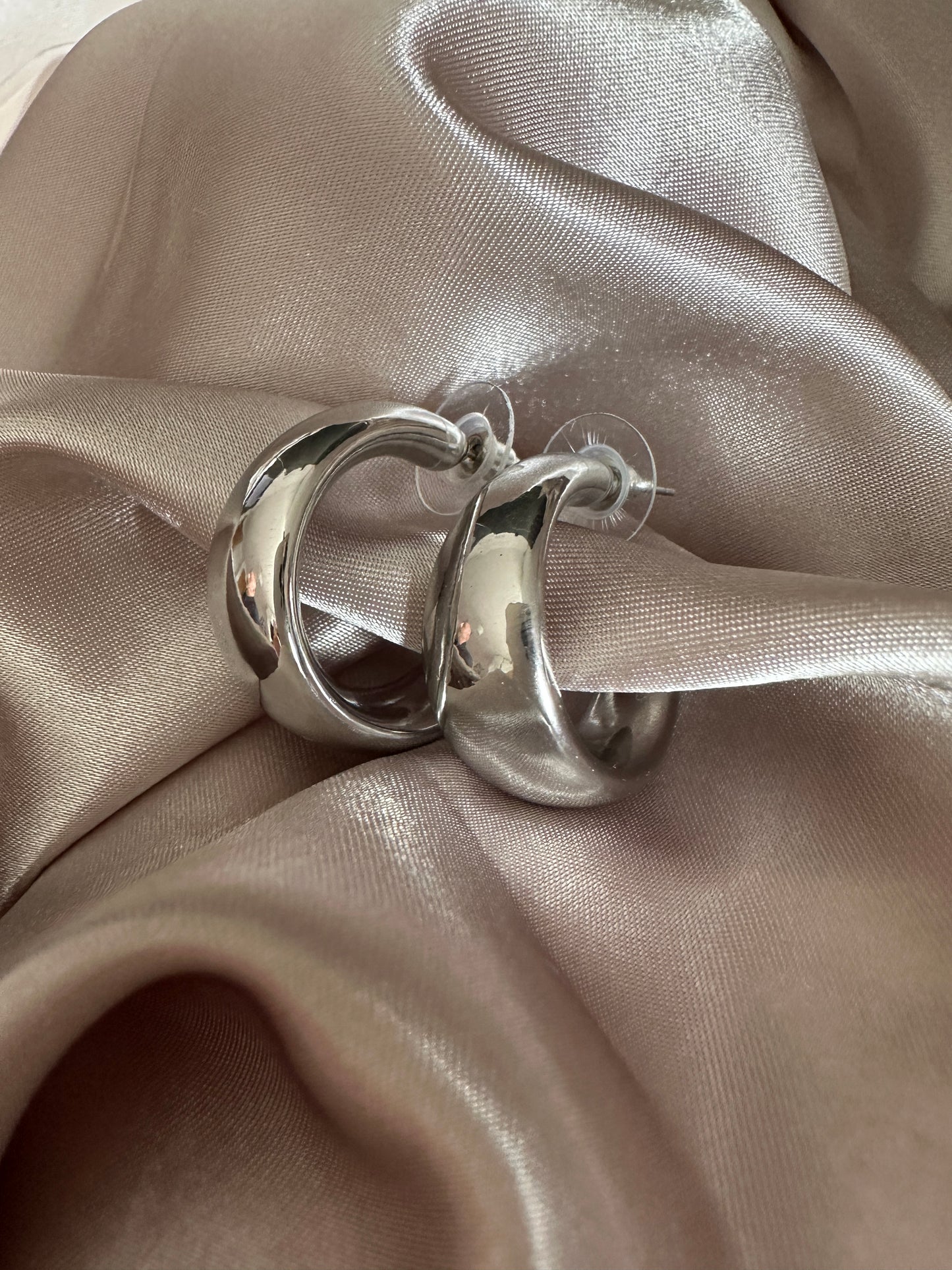 Lilou thick Hoop Earrings