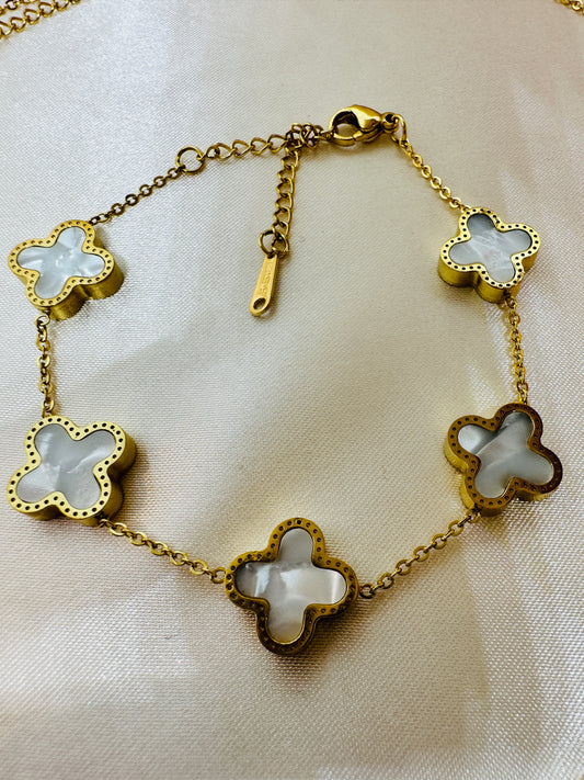 Four Leaf Clover Bracelet Pearl
