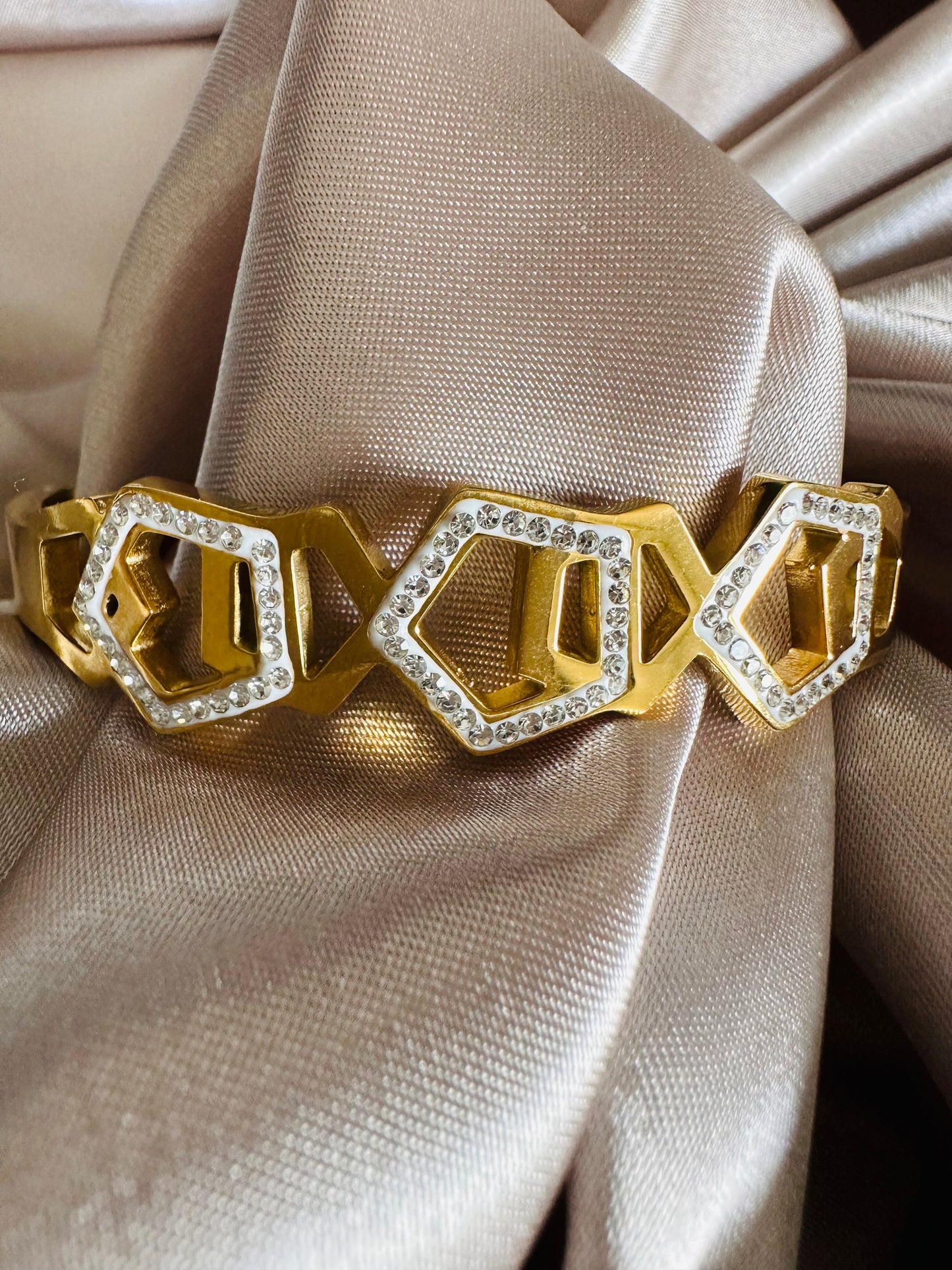 Aurelia 18K Gold Bangle