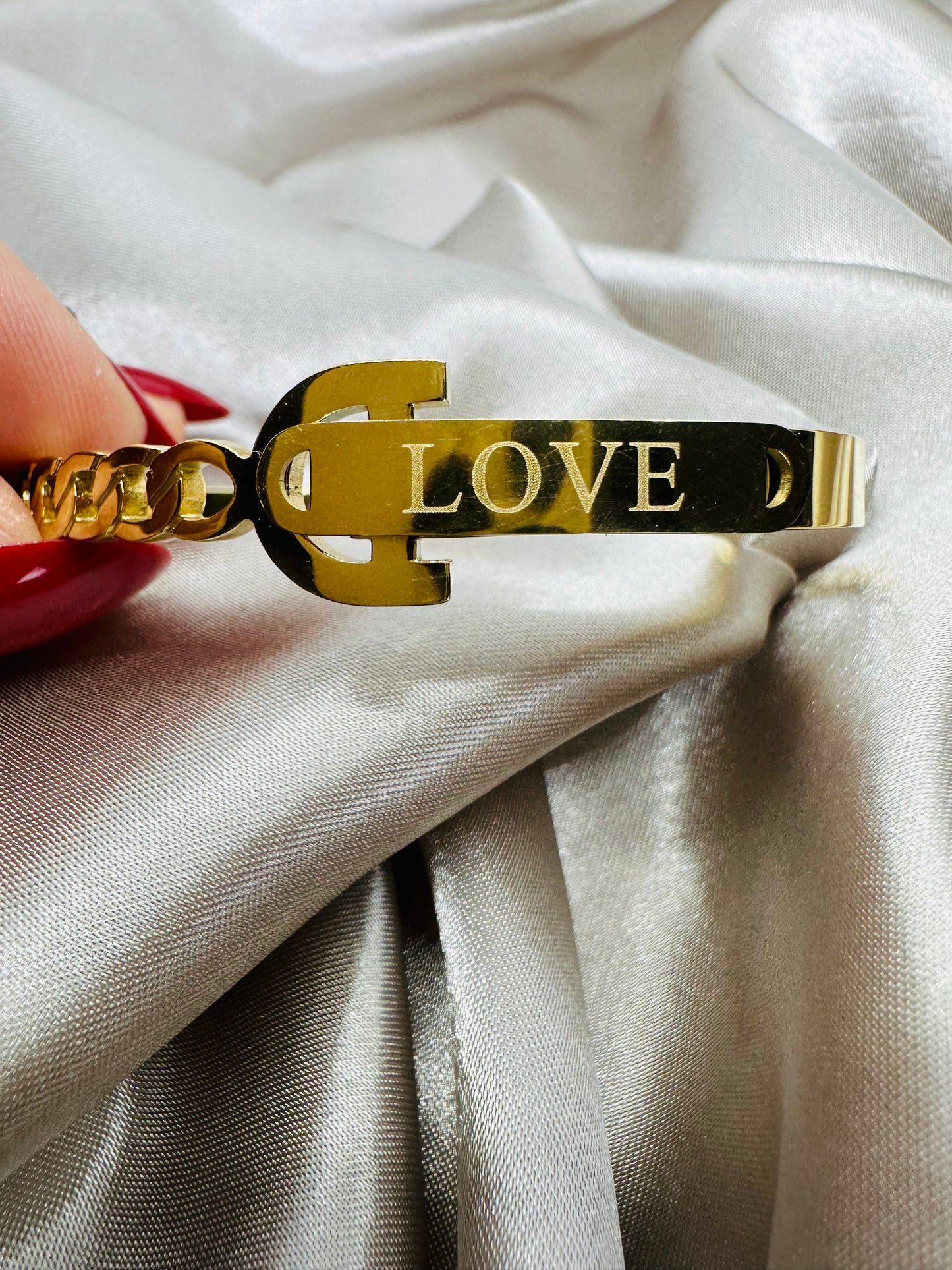 Marie 18K Gold Bangle