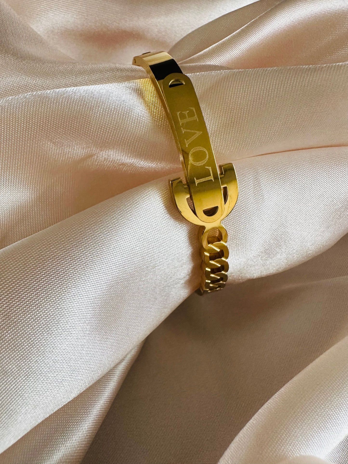 Marie 18K Gold Bangle