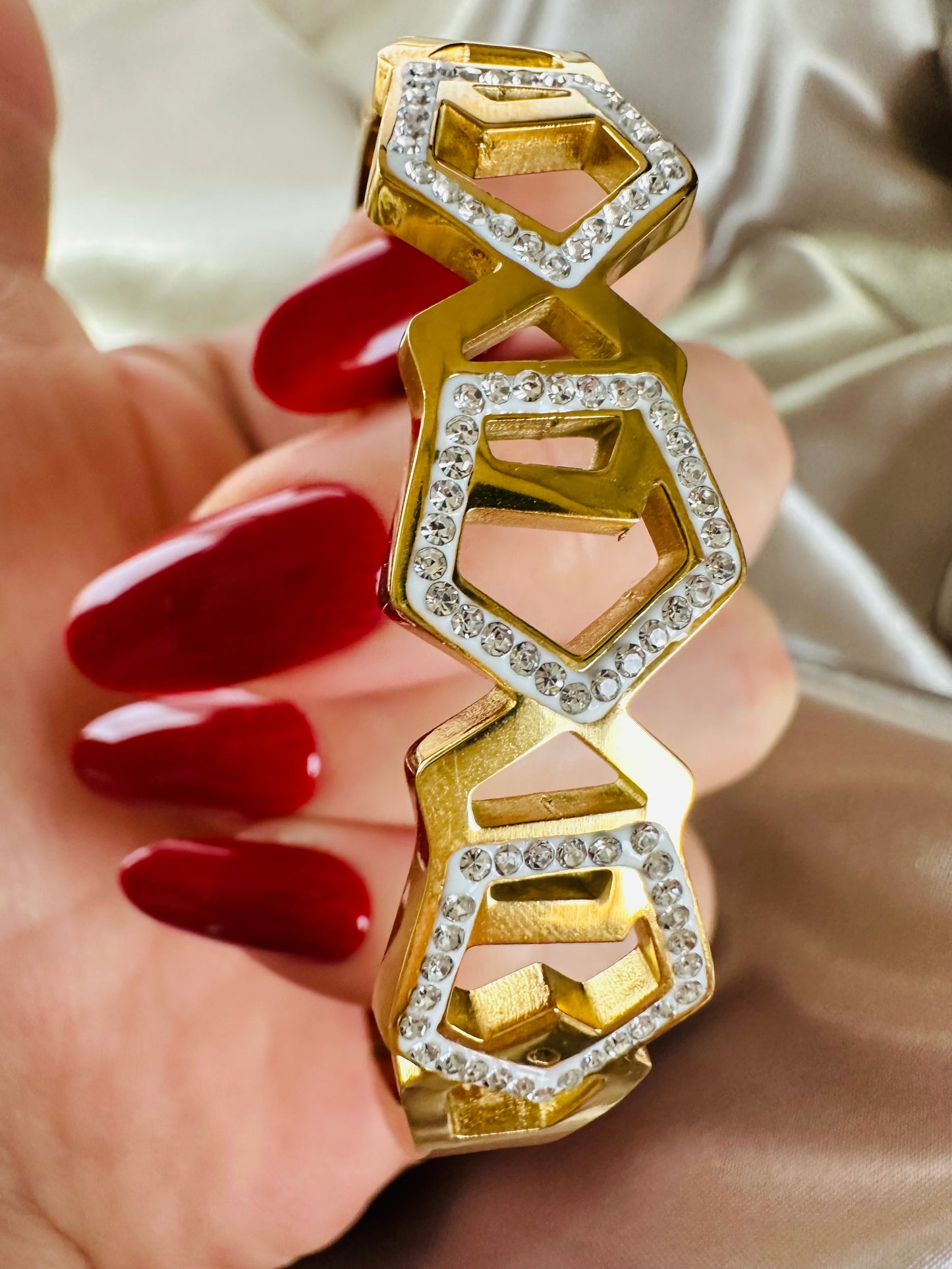 Aurelia 18K Gold Bangle