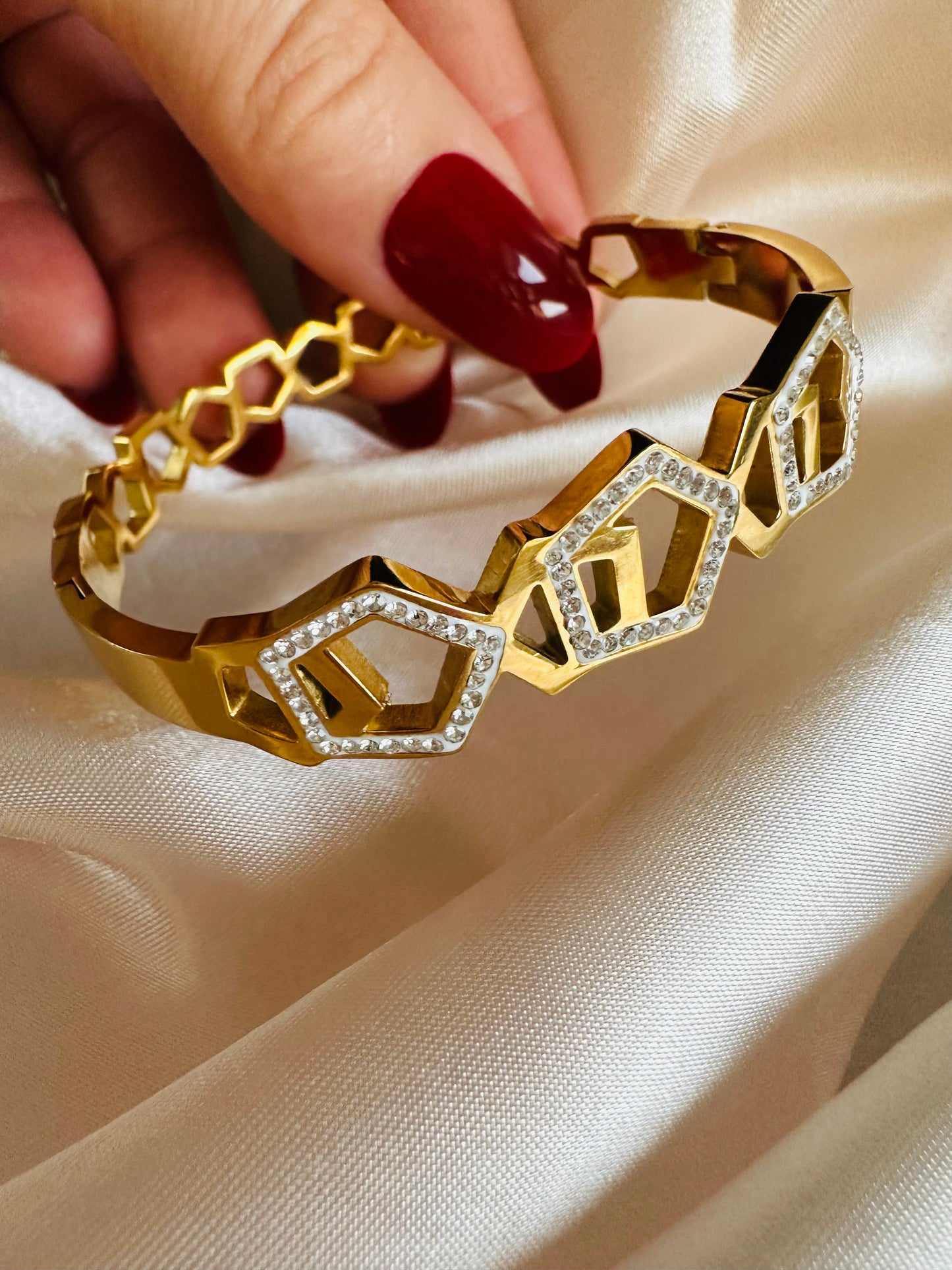 Aurelia 18K Gold Bangle