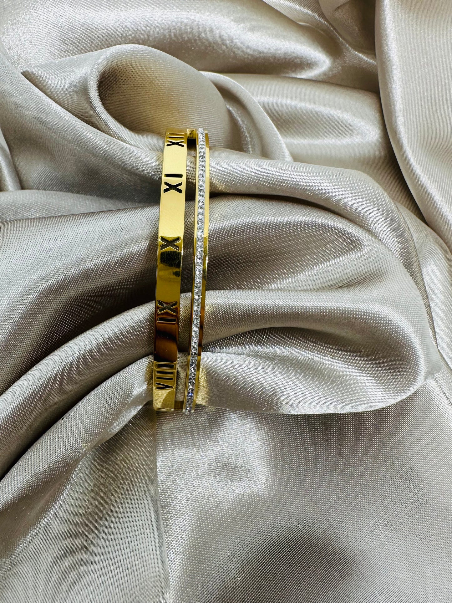 Betsy 18K Gold Bangle