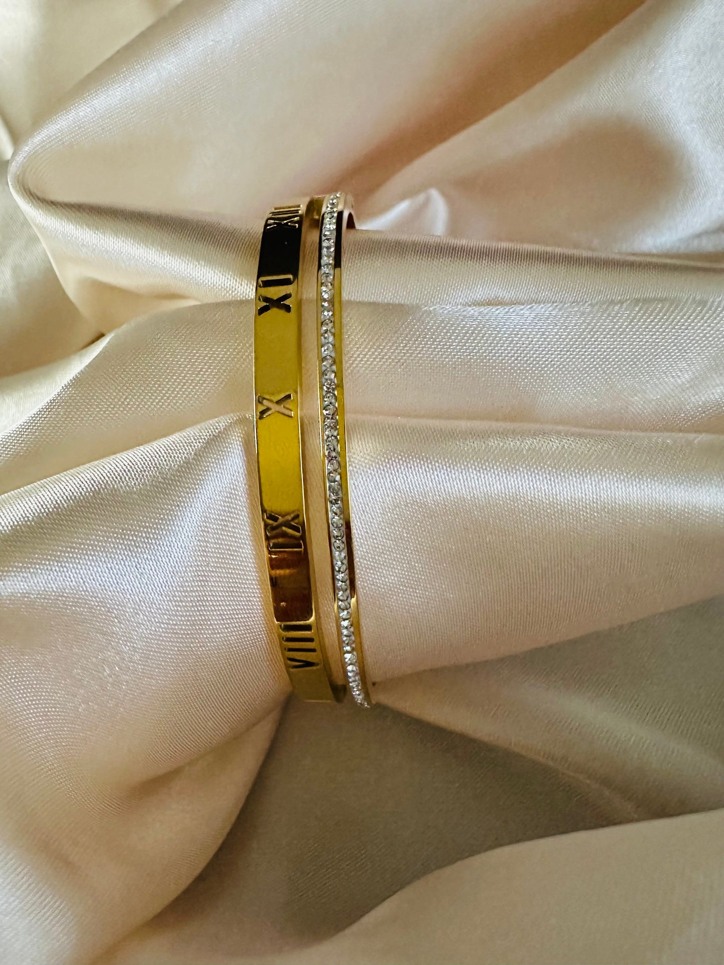 Betsy 18K Gold Bangle