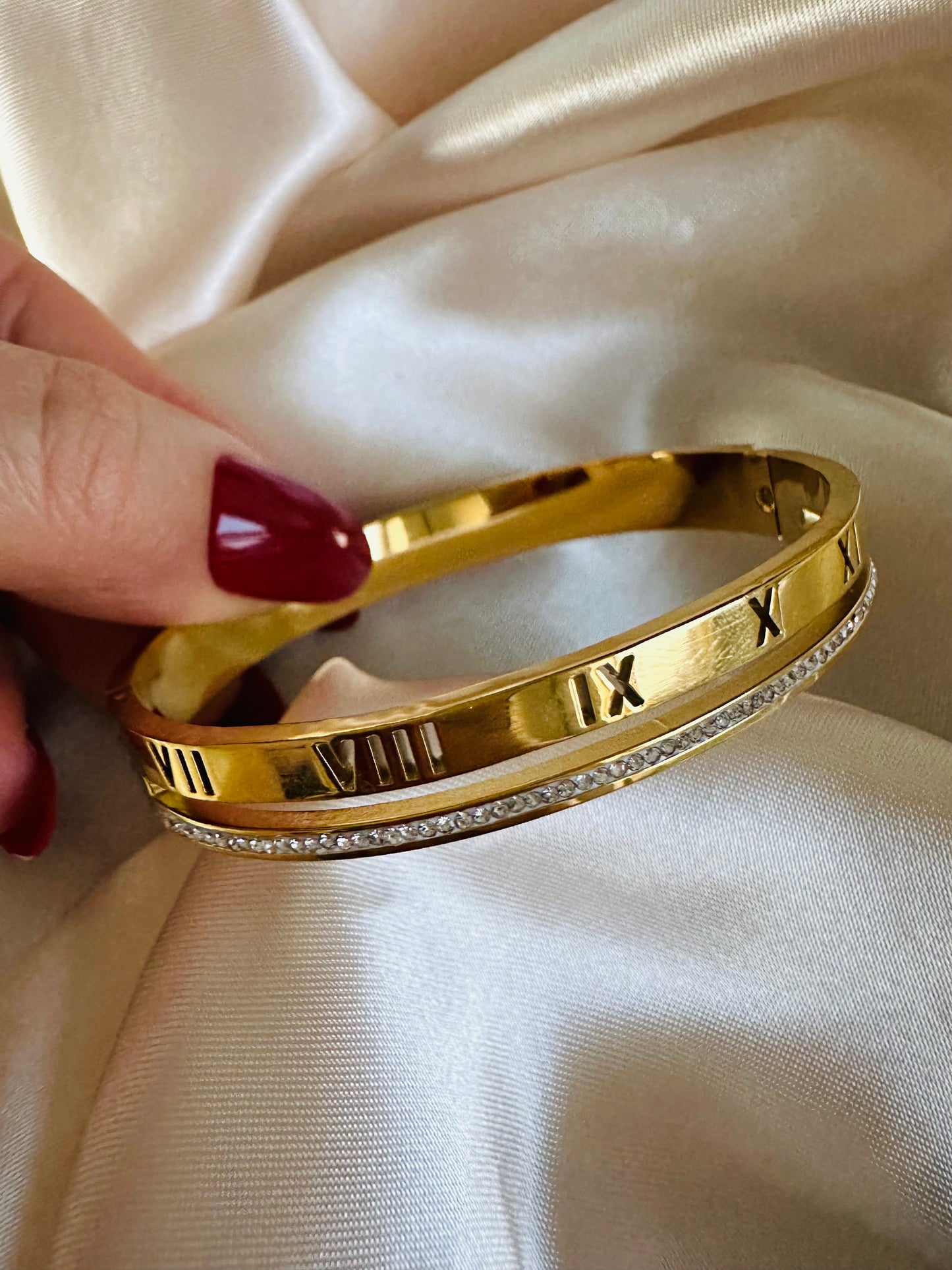 Betsy 18K Gold Bangle