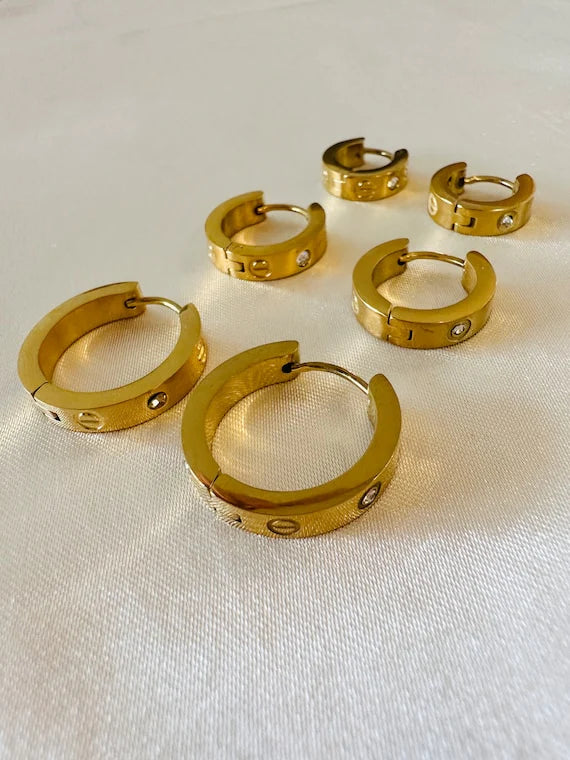 Medium Dainty Hoop Earrings