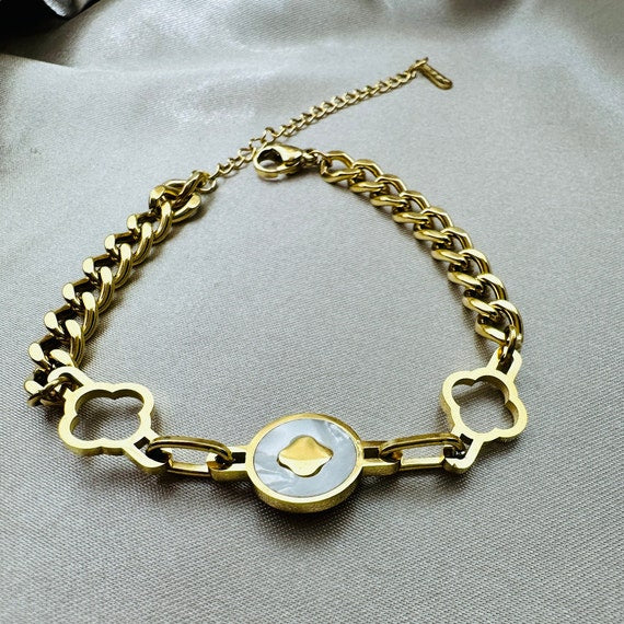 Pearl Clover Bracelet