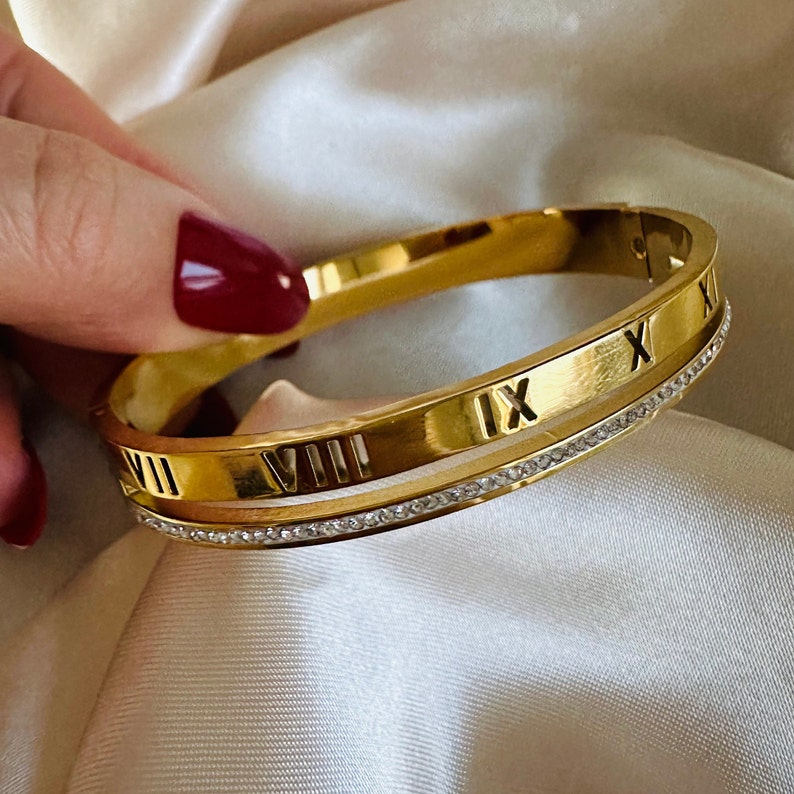 Betsy 18K Gold Bangle