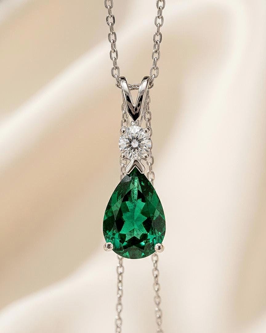 Emerald Minimalist Necklace - May Birthstone Pendant - Dainty Jewelry -925 Sterling Silver