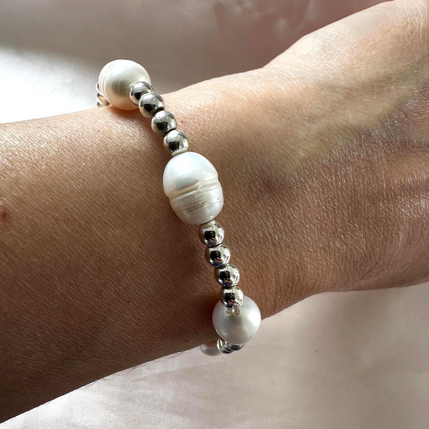 Natural Hematite and Pearl Bracelet – Delicate Handmade Jewelry for Women