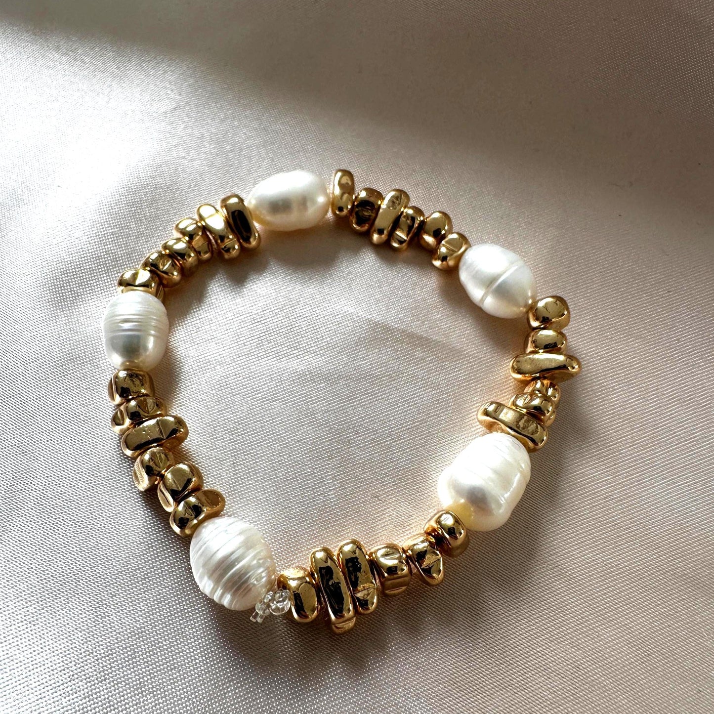 Natural Pearl and Free Form Hematite Bracelet– Delicate Handmade Jewelry for Women
