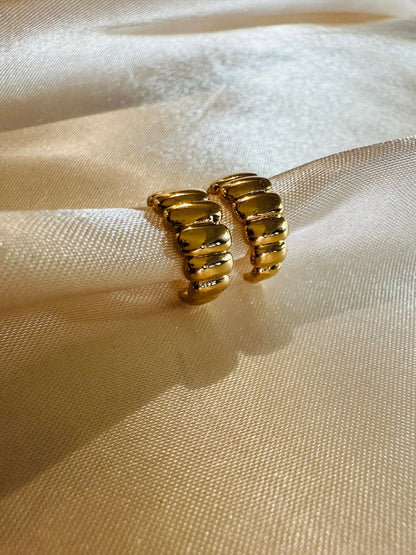 Gold Twisted Ear Cuff: Non Pierced Huggie Earring