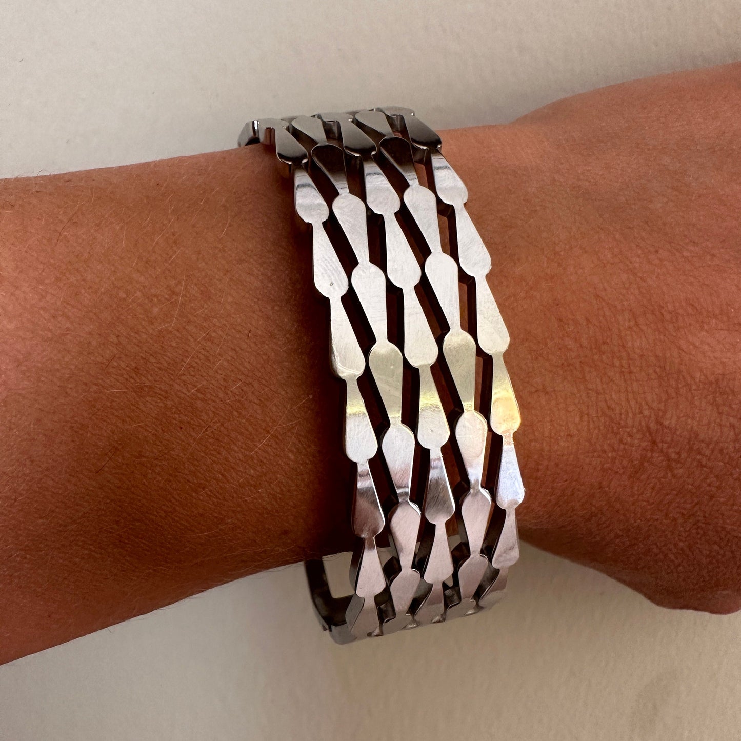 Stainless Steel Silver Bangle: Tarnishproof, Hypoallergenic