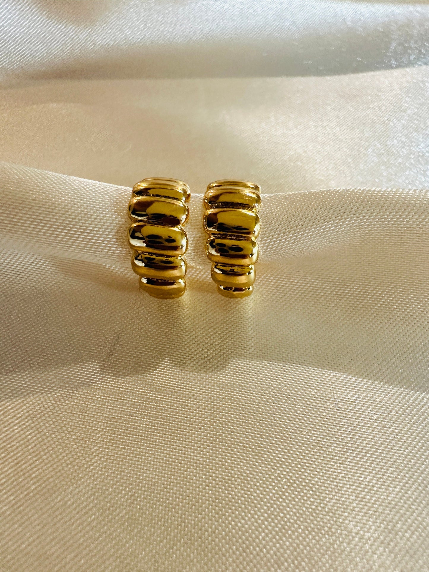 Gold Twisted Ear Cuff: Non Pierced Huggie Earring