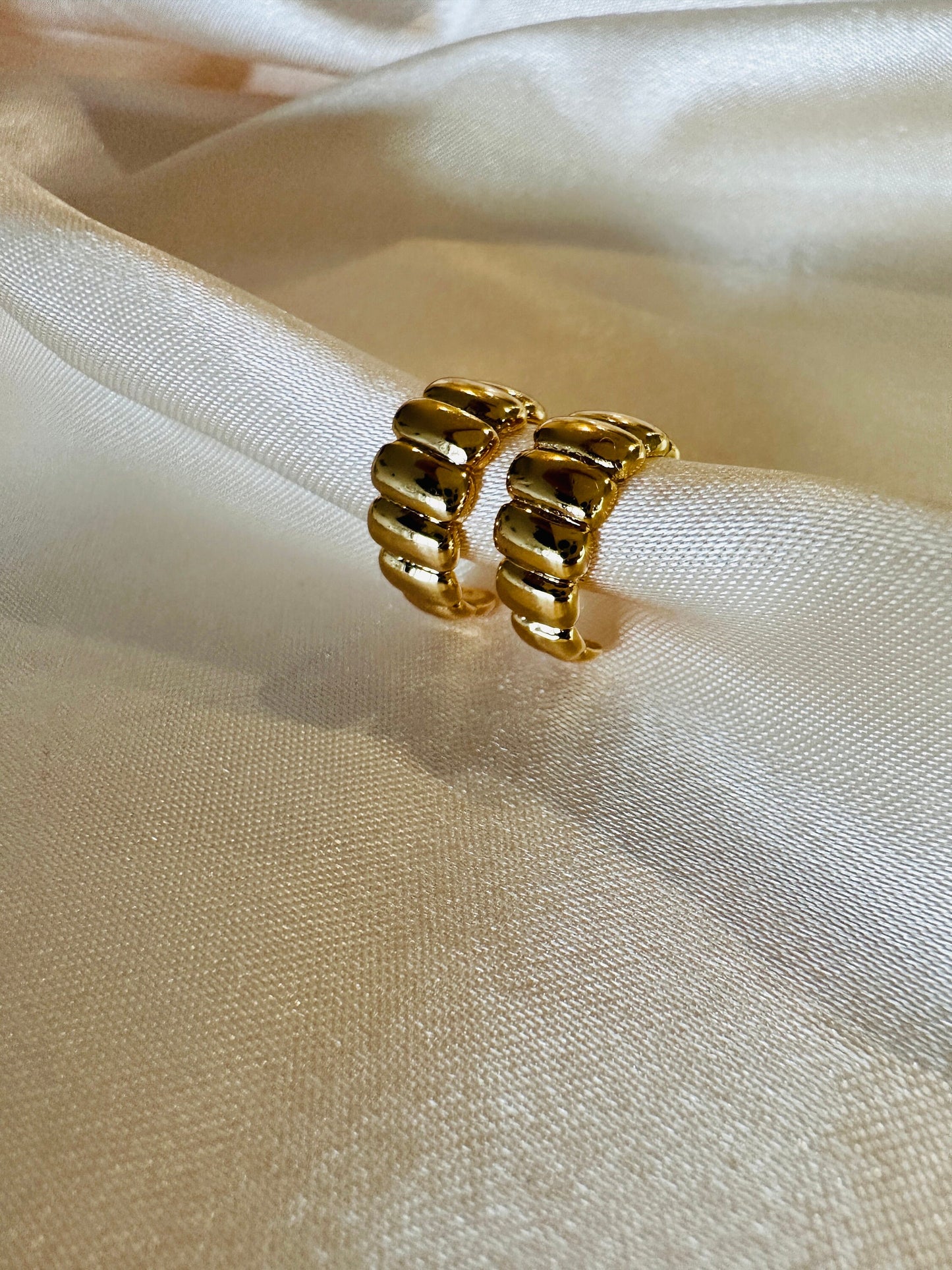 Gold Twisted Ear Cuff: Non Pierced Huggie Earring