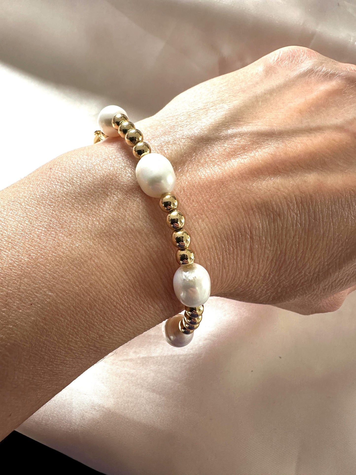 Natural Hematite and Pearl Bracelet – Delicate Handmade Jewelry for Women