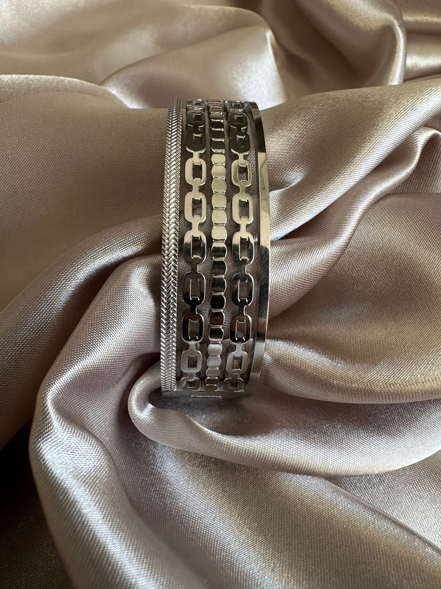 Stainless Steel Silver Bangle: Tarnishproof Chain Bracelet