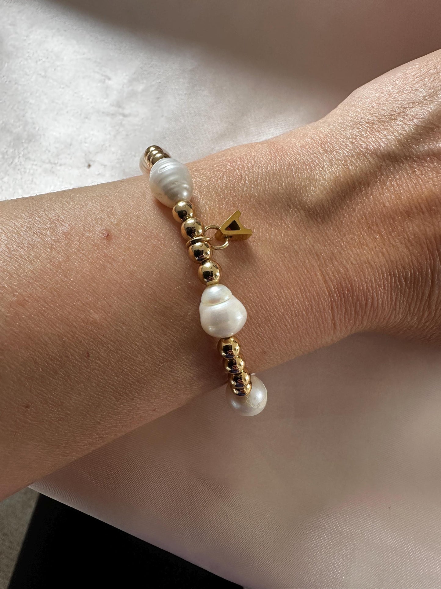 Natural Hematite and Pearl Bracelet – Delicate Handmade Jewelry for Women
