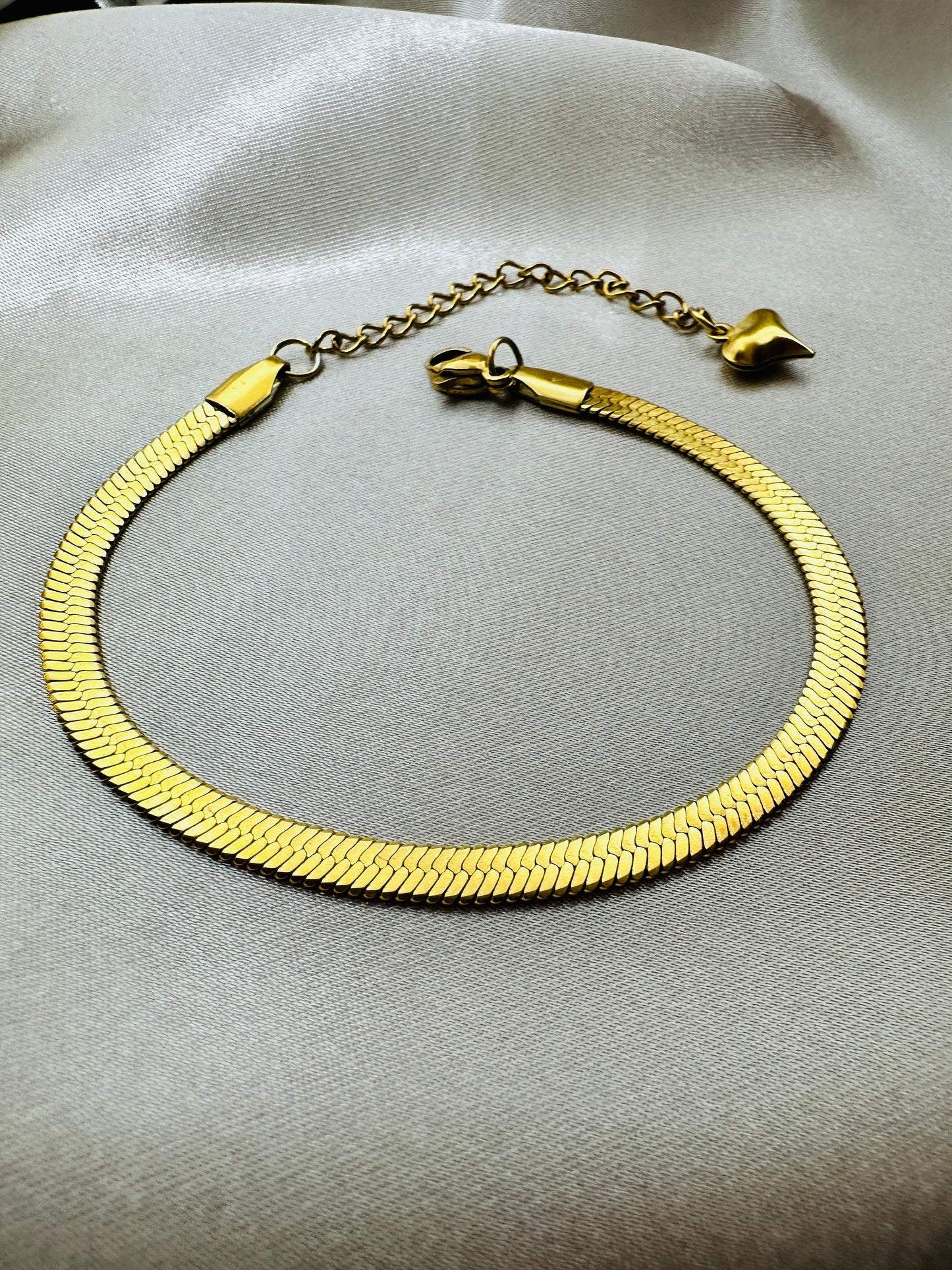 Gold Chain Bracelet: Hypoallergenic Stainless Steel