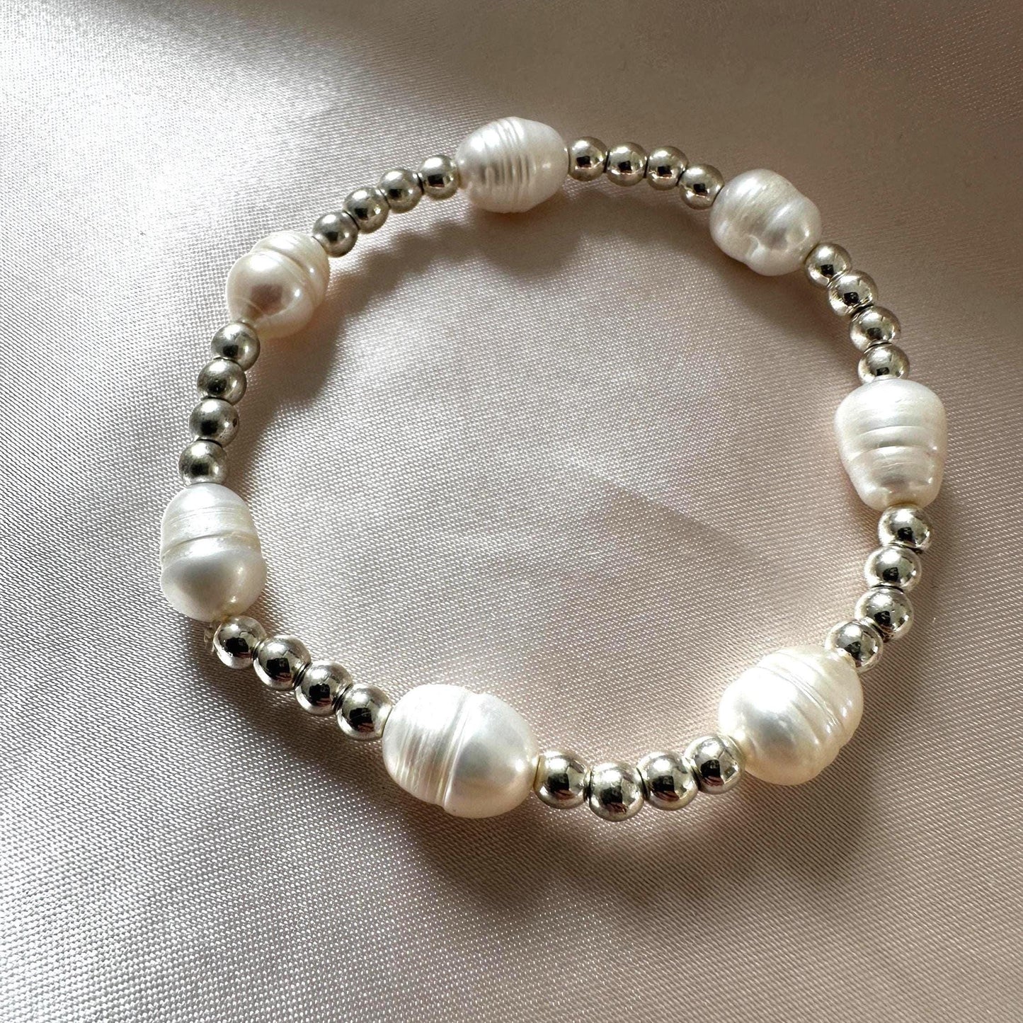 Natural Hematite and Pearl Bracelet – Delicate Handmade Jewelry for Women