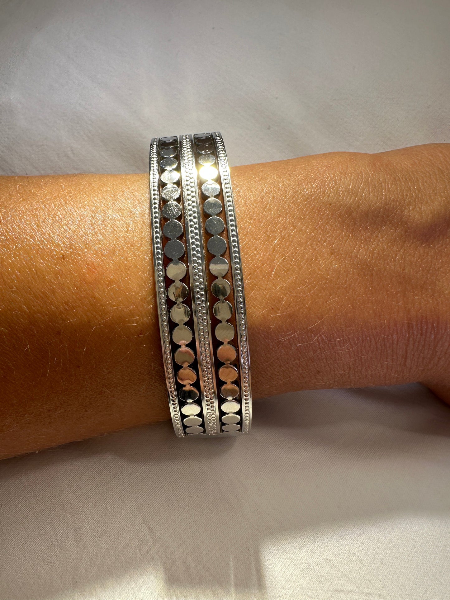 Arwen Stainless Steel Bangle: Silver Circle Design, Tarnishproof