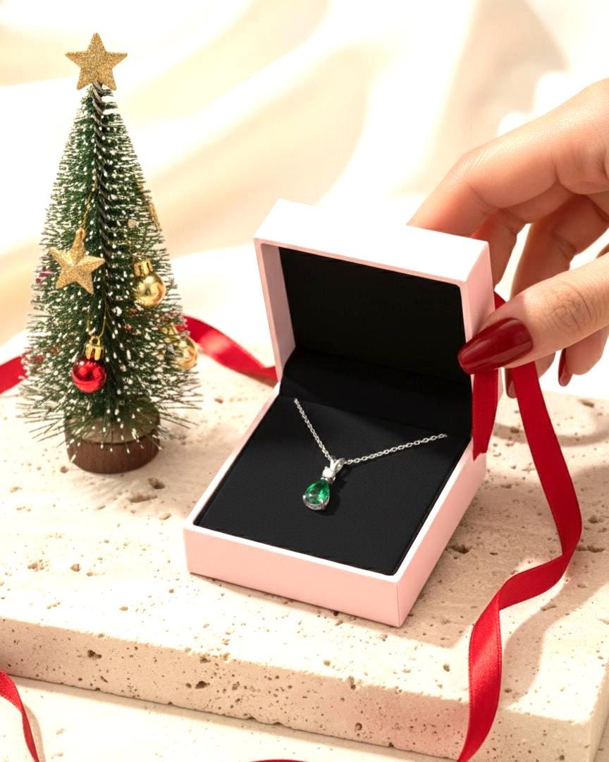Emerald Minimalist Necklace - May Birthstone Pendant - Dainty Jewelry -925 Sterling Silver