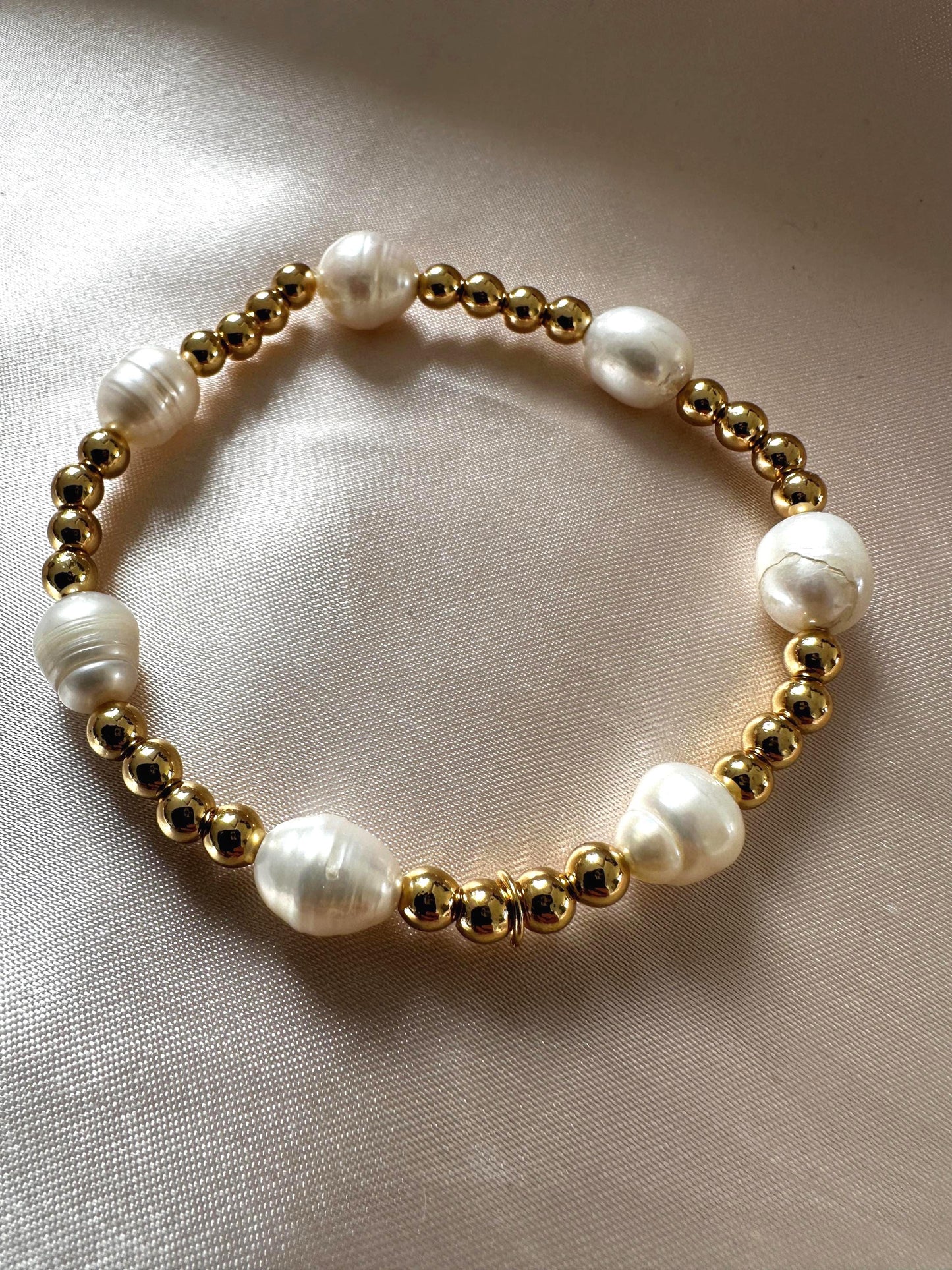 Natural Hematite and Pearl Bracelet – Delicate Handmade Jewelry for Women