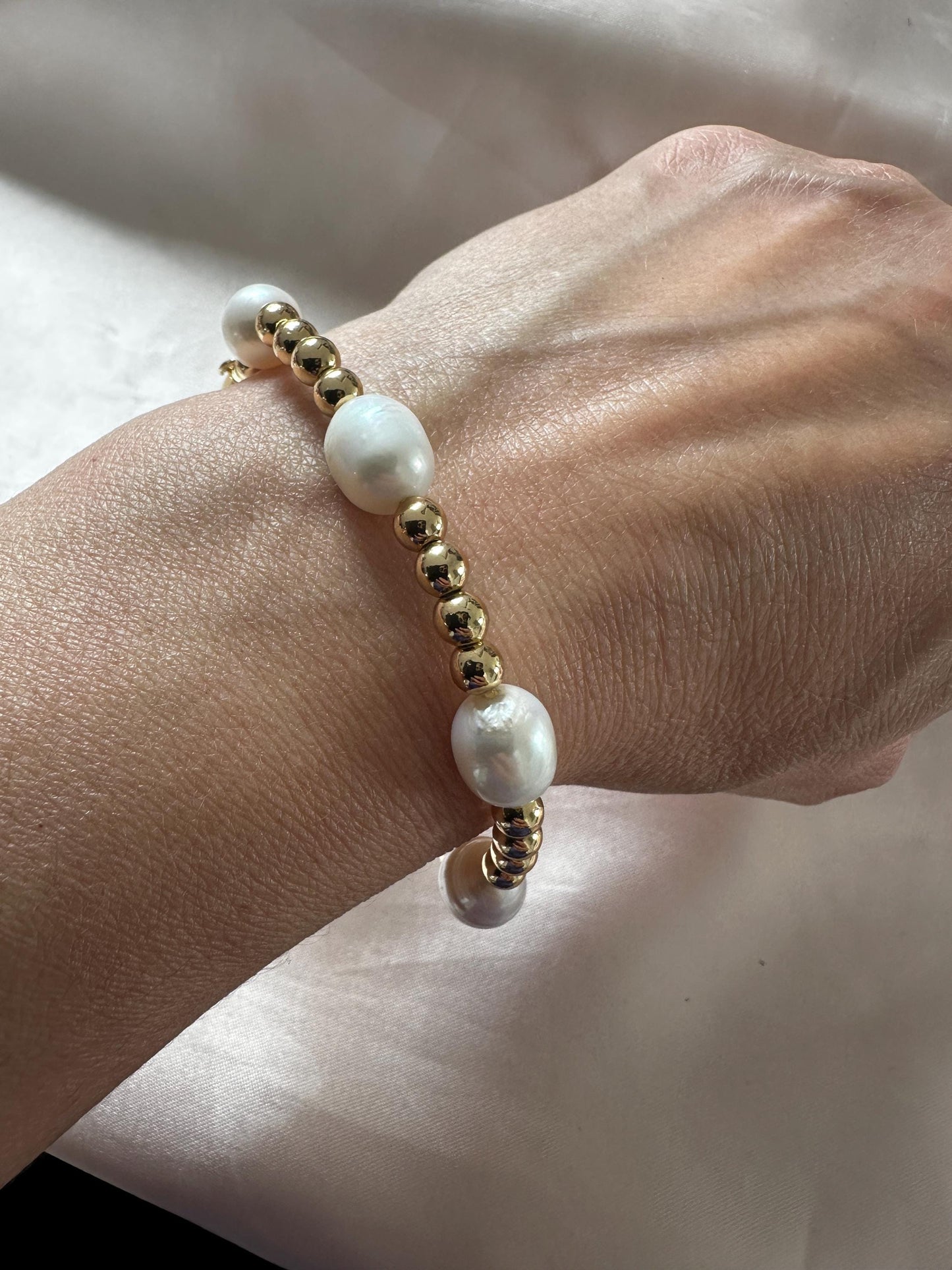 Handmade Hematite and Pearl Bracelet: Delicate Upcycled Jewelry