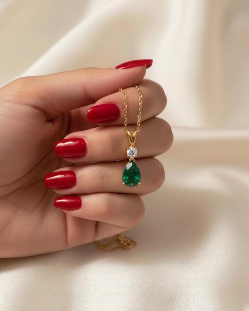 Emerald May Birthstone Necklace in Gold Vermeil - Minimalist Jewelry -