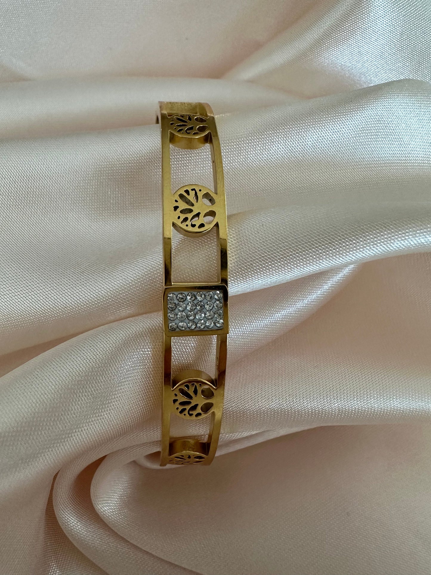 Aeliana Gold Bangle