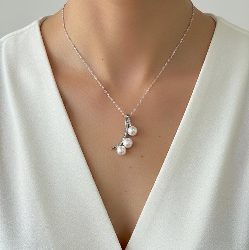 Sterling Silver Pearl Pendant Necklace - Elegant 3-Pearl Design