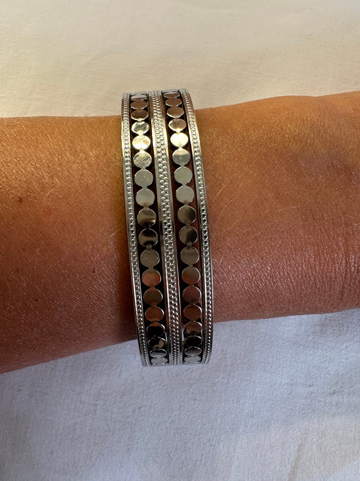Arwen Stainless Steel Bangle: Silver Circle Design, Tarnishproof