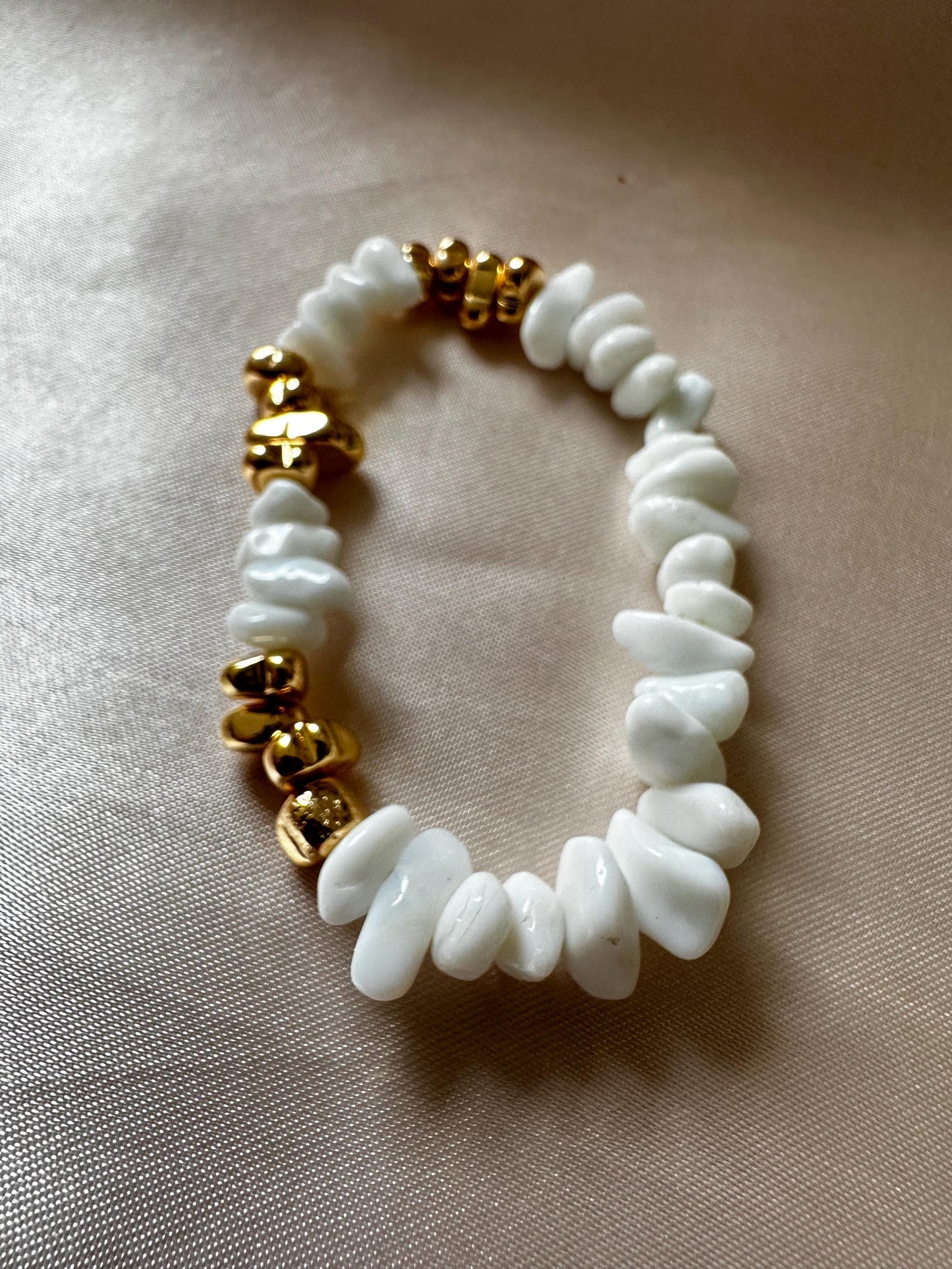 Natural Free Form Hematite and White Aventurine Bracelet – Delicate Handmade Jewelry for Women