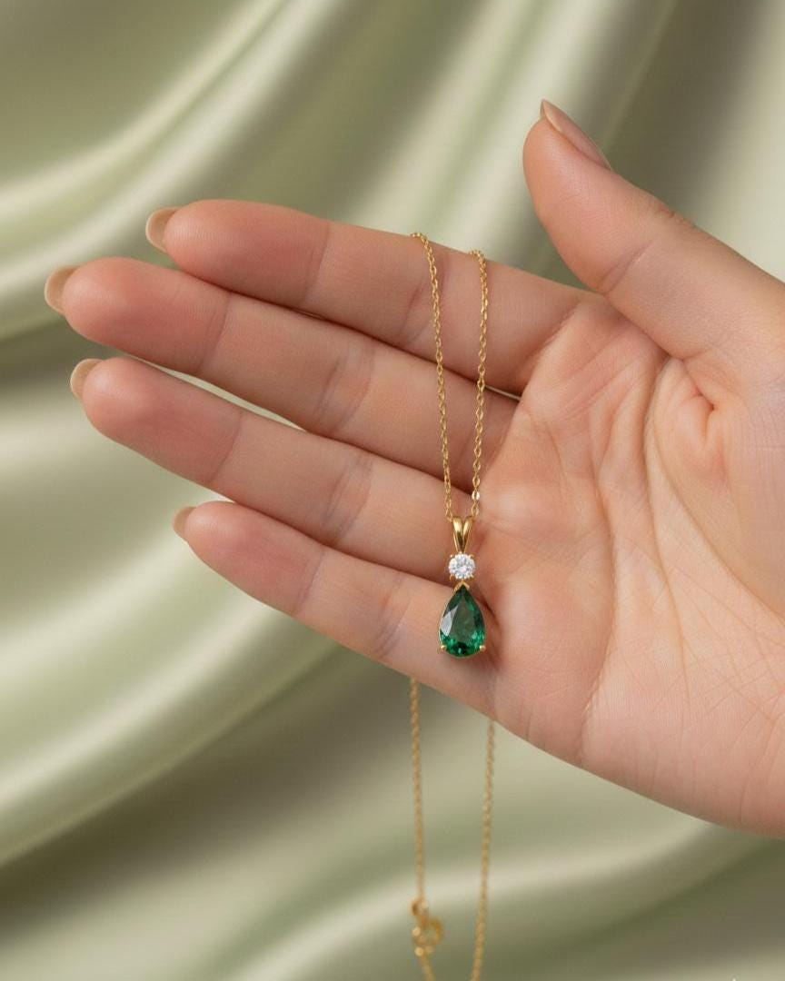 Emerald May Birthstone Necklace in Gold Vermeil - Minimalist Jewelry -