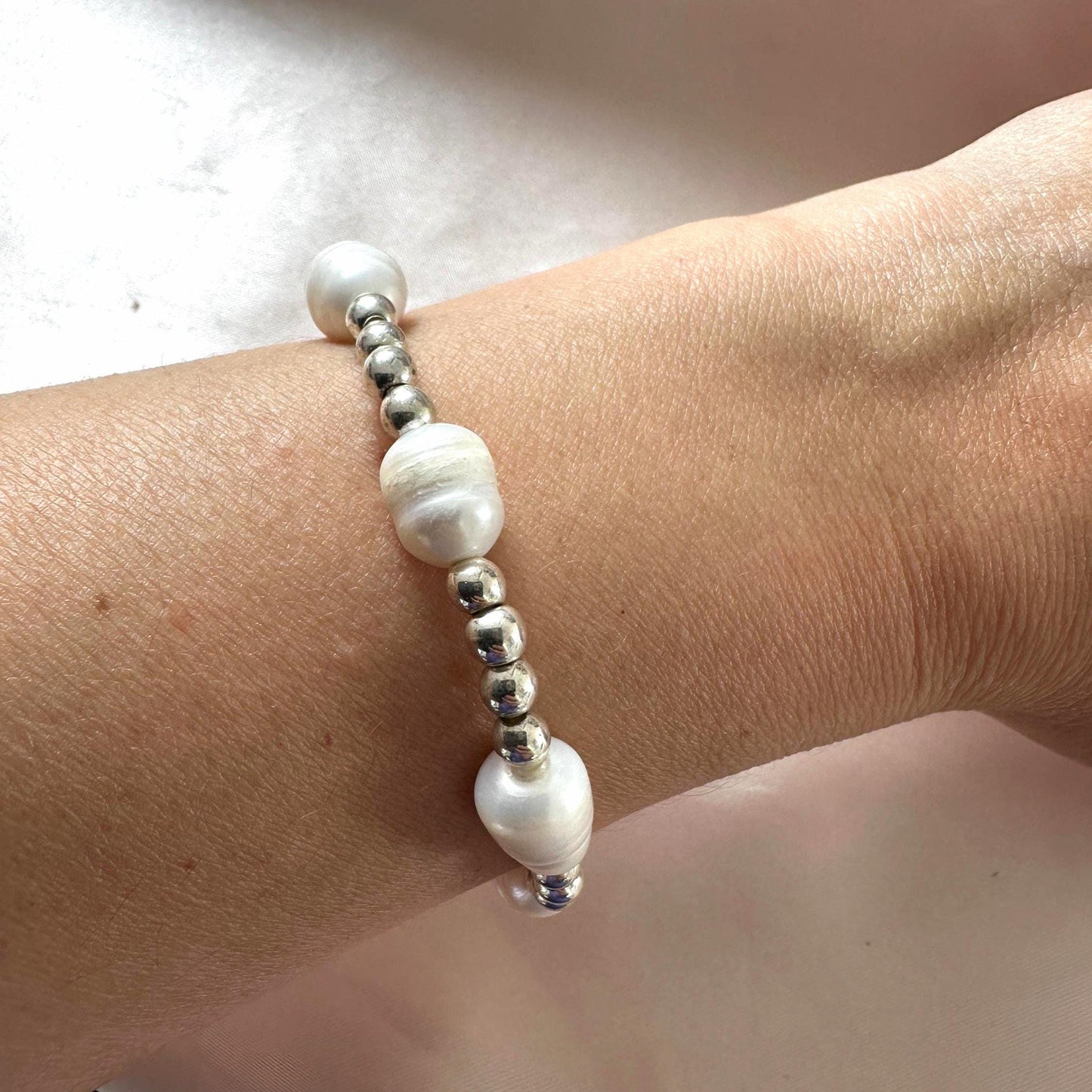 Natural Hematite and Pearl Bracelet – Delicate Handmade Jewelry for Women