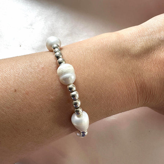 Natural Hematite and Pearl Bracelet – Delicate Handmade Jewelry for Women
