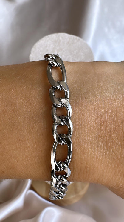 Figaro Silver Chain Bracelet: Stainless Steel, Anti-Tarnish
