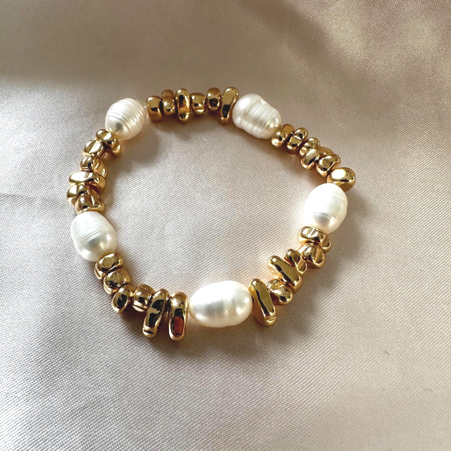 Natural Pearl and Free Form Hematite Bracelet– Delicate Handmade Jewelry for Women