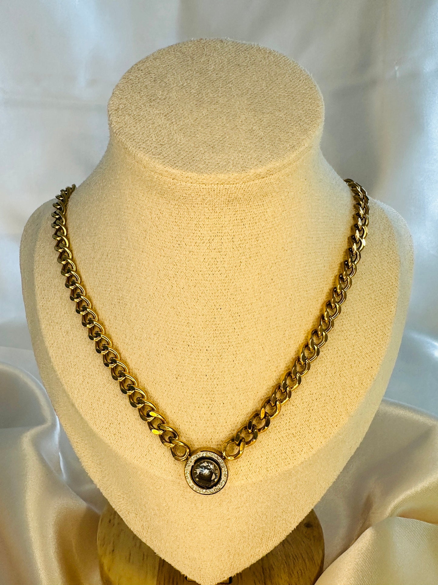 Gold Solitaire Necklace: Hypoallergenic Steel Chain
