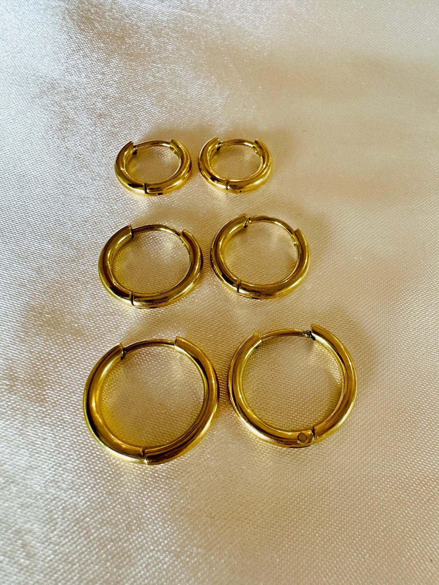 Minimalist Gold Hoop Earrings: 18K Plated Steel, Hypoallergenic
