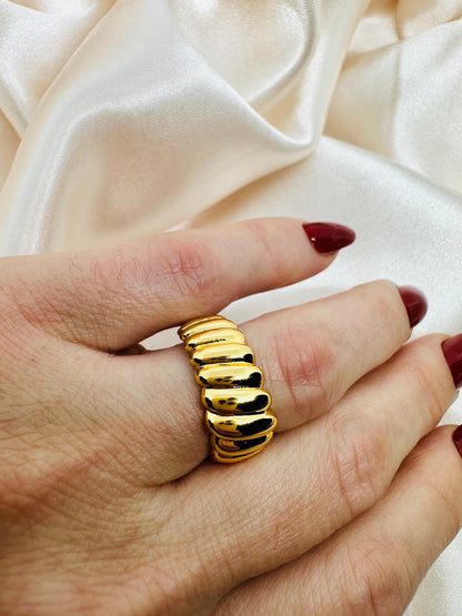 Gold Croissant Ring - Adjustable Twisted Band