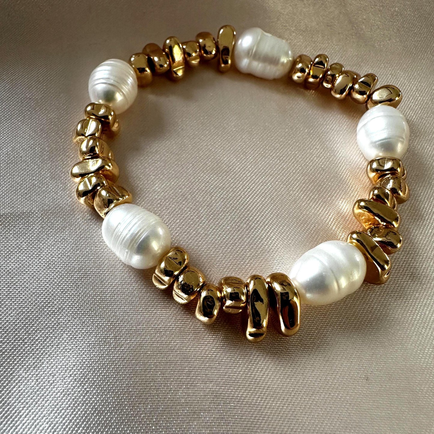 Natural Pearl and Free Form Hematite Bracelet– Delicate Handmade Jewelry for Women